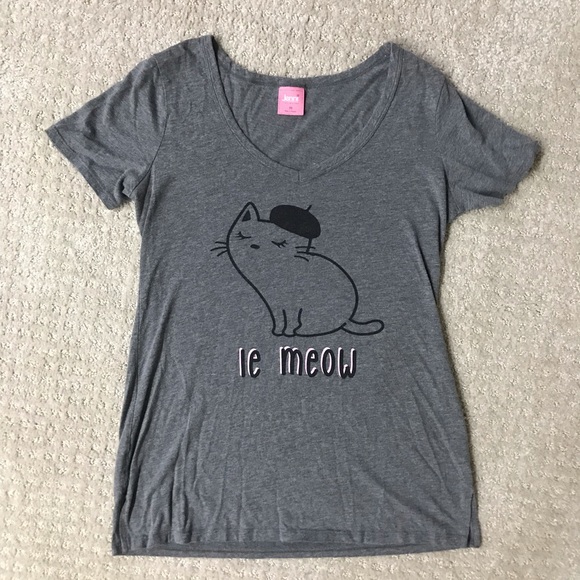 Jenni Tops - Le Meow Grey V-neck T-shirt Jenni Tops - Le Meow Grey V-neck T-shirt